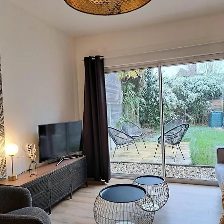 Beautiful With Private Garden In - 100m From Metro Station *