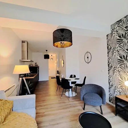 Beautiful With Private Garden In - 100m From Metro Station