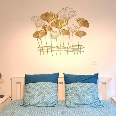 Beautiful With Private Garden In - 100m From Metro Station Apartment *