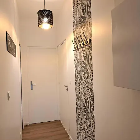 Beautiful With Private Garden In - 100m From Metro Station * Λιλ