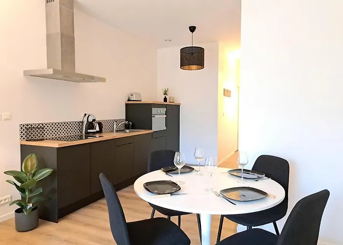 Beautiful With Private Garden In - 100m From Metro Station * Lille