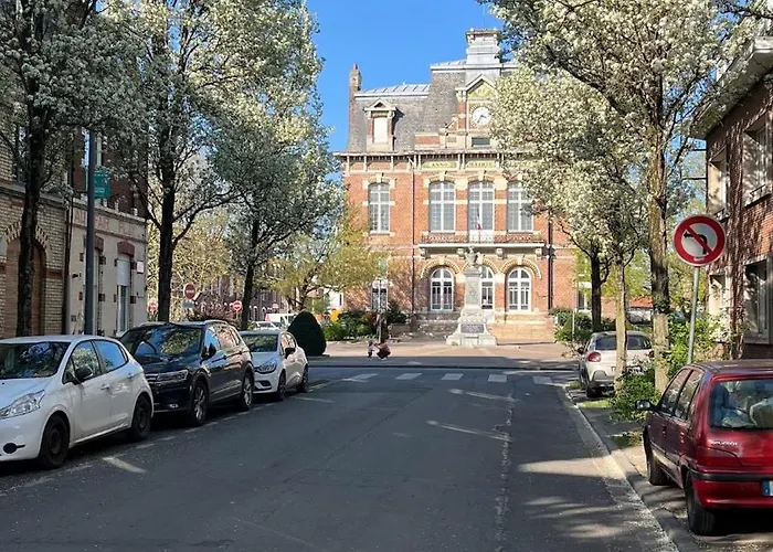 Beautiful With Private Garden In - 100m From Metro Station Lille