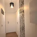 Beautiful With Private Garden In - 100m From Metro Station * Lille
