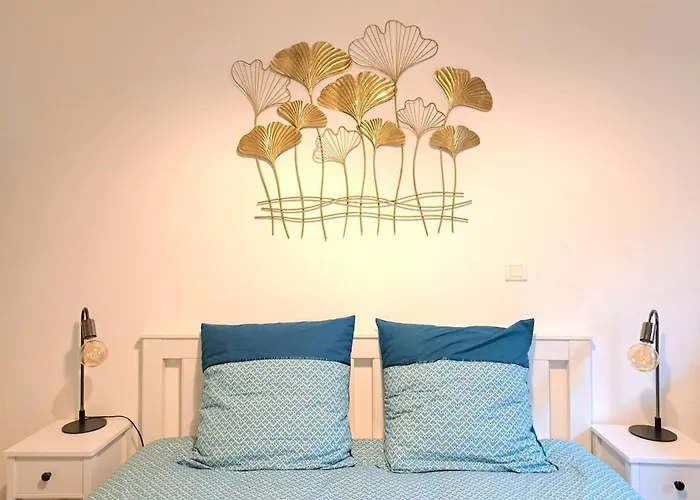 Beautiful With Private Garden In - 100m From Metro Station Lejlighed *