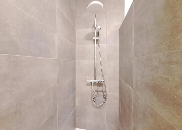 Beautiful With Private Garden In - 100m From Metro Station Lejlighed