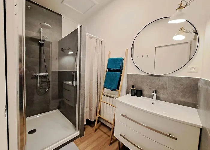 Lejlighed Beautiful With Private Garden In - 100m From Metro Station